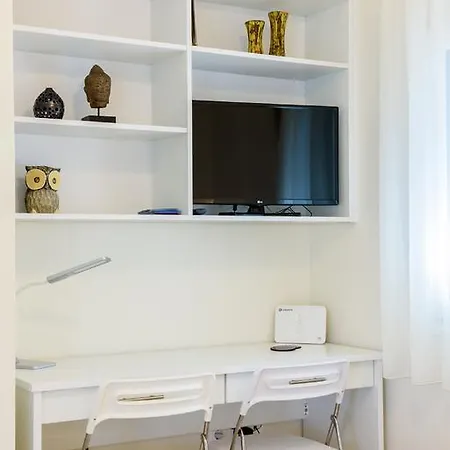 Lovely Petit Apt In * Афины