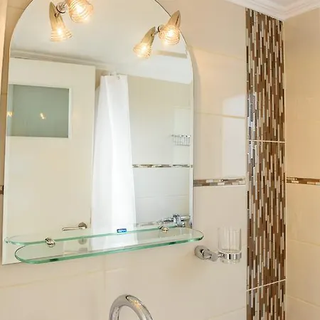 Апартаменты Lovely Petit Apt In
