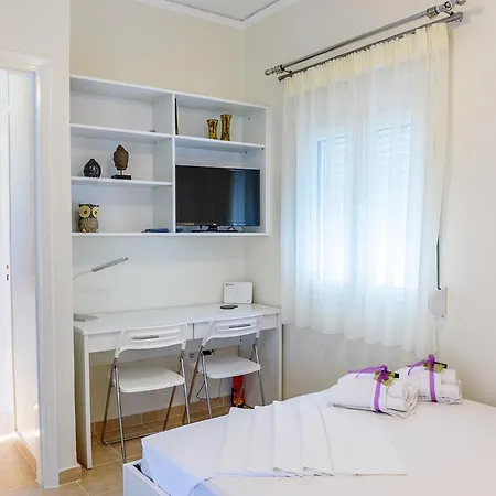 Апартаменты Lovely Petit Apt In